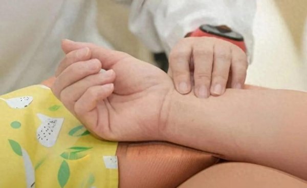 炒股配资询问 三伏天酷暑难熬？8位国医大师的私房养生秘笈，照着做舒服一整夏！